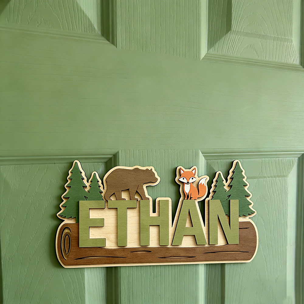 لافتة خشبية مخصصة باسم الطفل ب - مراجعة Baby Nursery Wall Decor وسعره